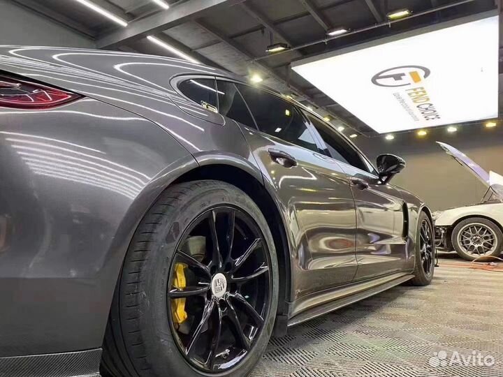 Обвес Porsche Panamera Sport Turismo карбон