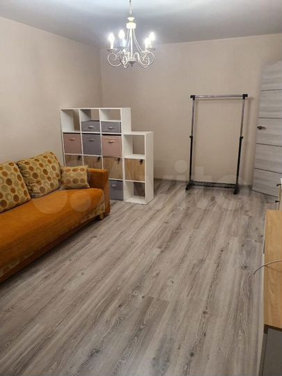 2-к. квартира, 50 м², 1/10 эт.