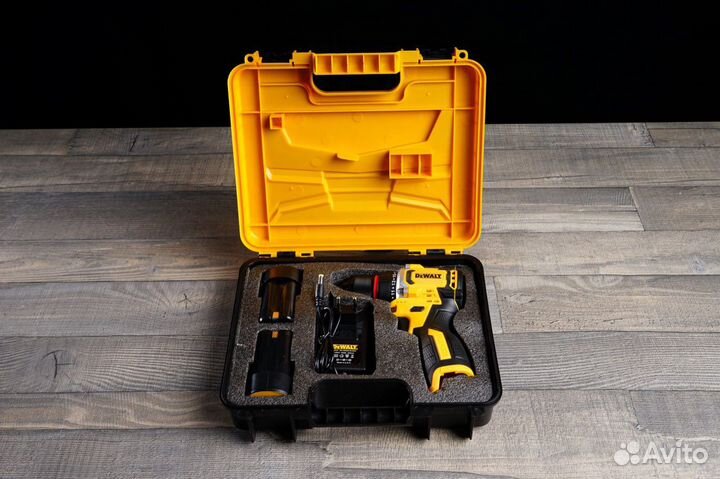 Шуруповерт Dewalt 18v бесщеточный