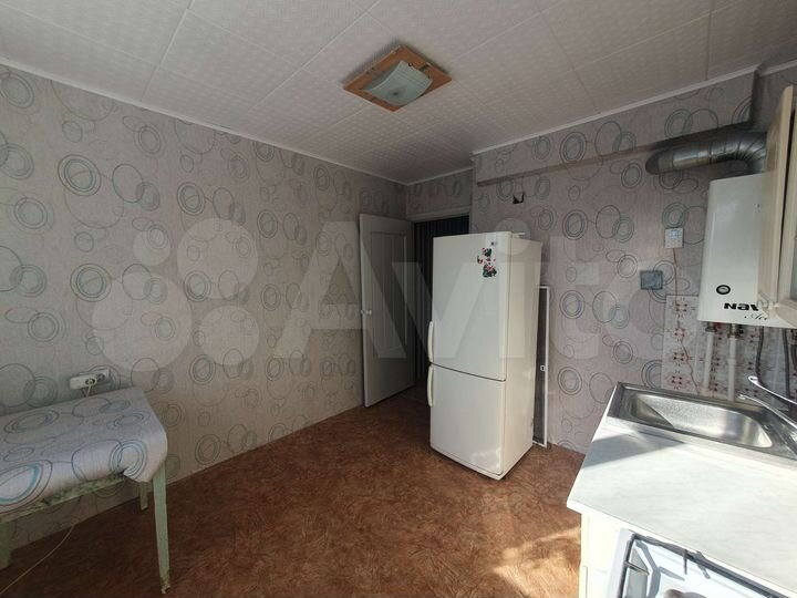 2-к. квартира, 50 м², 3/3 эт.