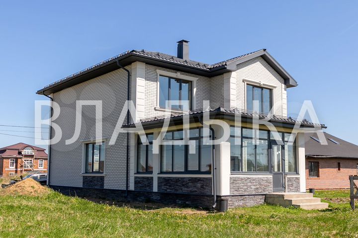 Коттедж 205 м² на участке 12 сот.