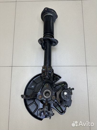 Поворотный кулак правый в сборе Volkswagen Caddy 3