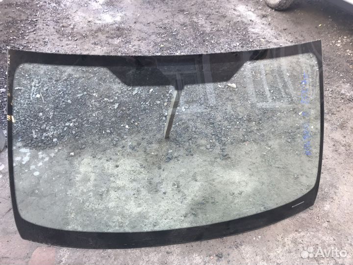 Лобовое стекло на Ford Mondeo 4