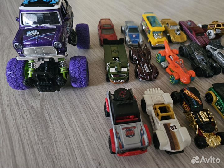 Hot wheels машинки