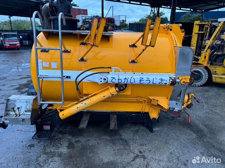 Бочка илососа с вакуумной установкой hino Ranger F