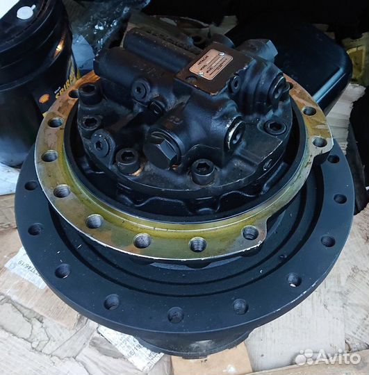 Редуктор хода Hitachi ZX 200-3 с мотором-108