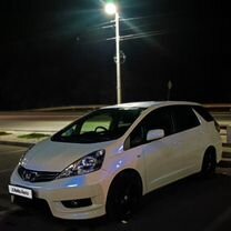 Honda Fit Shuttle 1.3 CVT, 2012, 128 000 км, с пробегом, цена 1 050 000 руб.