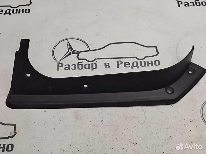 Водосток w212 E-class 651.924 06.2010