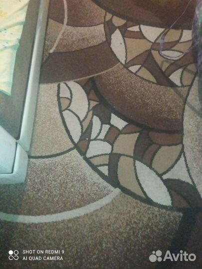 Мебель б/у:диван, столы, шкафы, комоды палас