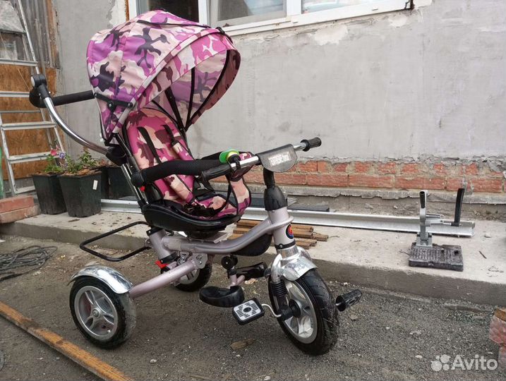 Трехколесный велосипед с родительской ручкой