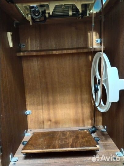 Продам швейную машинку 