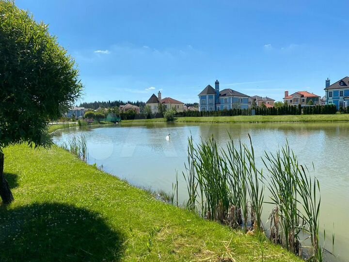 Коттедж 285 м² на участке 18 сот.