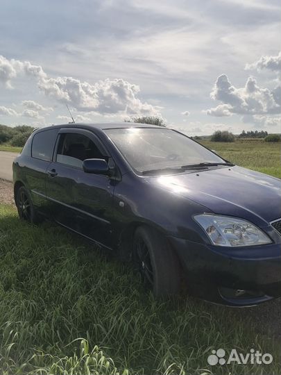 Toyota Corolla 1.4 МТ, 2002, битый, 300 000 км