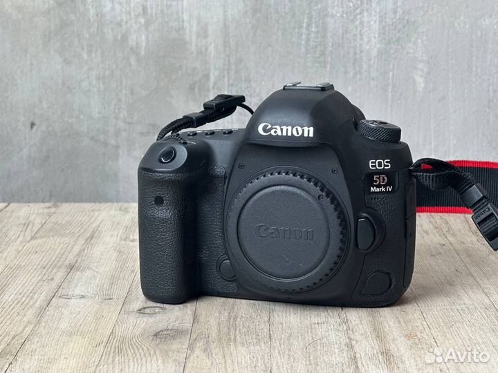 Зеркальный фотоаппарат canon 5D mark4