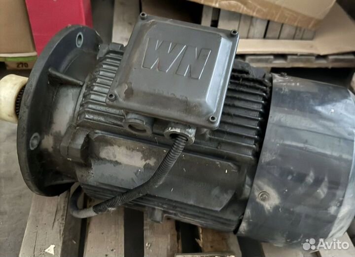 Двигатель 11/380/970