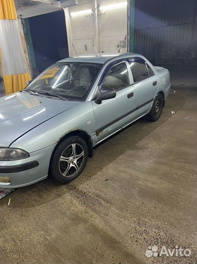Mitsubishi Carisma 1.6 МТ, 2003, 280 000 км