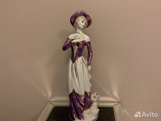 Статуэтка Дама с собачкой