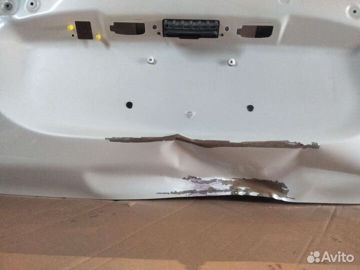 Продам крышку багажника