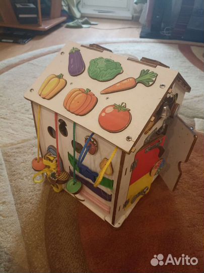 Бизиборд домик бу