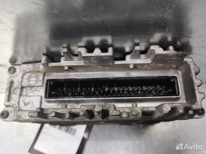 Блок управления двигателем Volkswagen Golf
