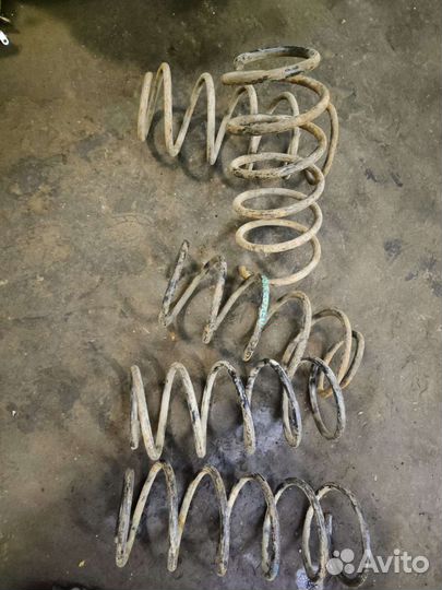 Передние пружины Опель Омега Б 2,0 и 2,5