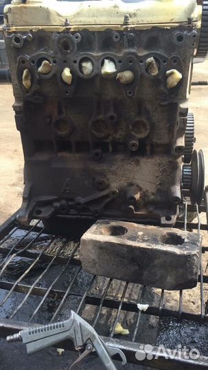 Блок двигателя 1.8 AMM