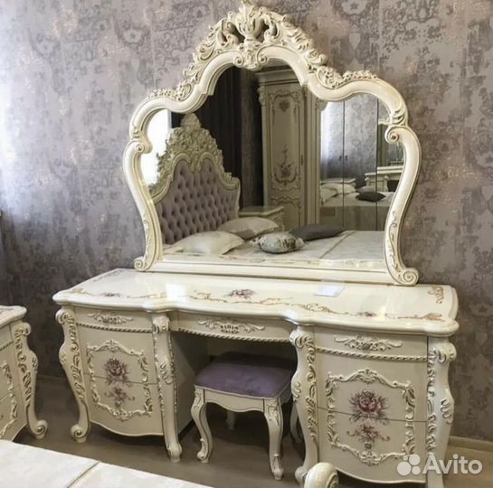 Спальный гарнитур