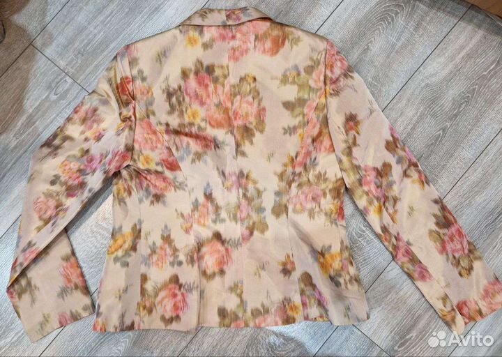 Caterina leman костюм