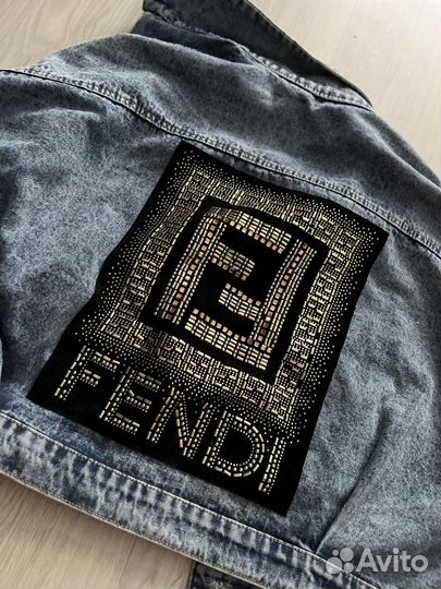 Джинсовая куртка оверсайз укороченная