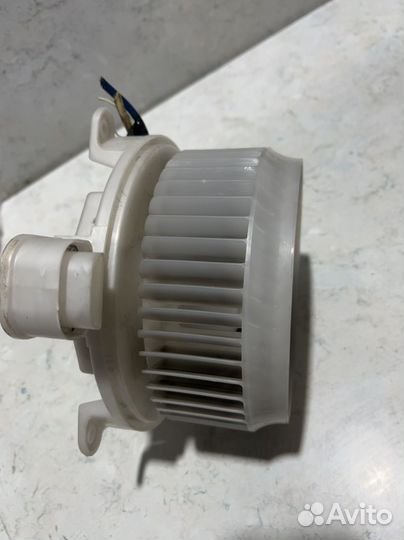 Моторчик печки lexus is 250