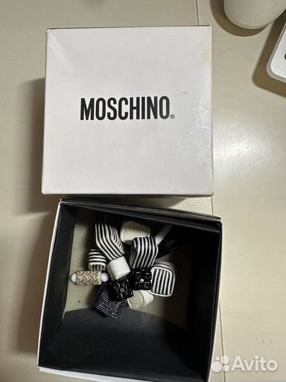 Брошь Moschino