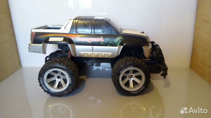 Радиоуправляемая машина б/у