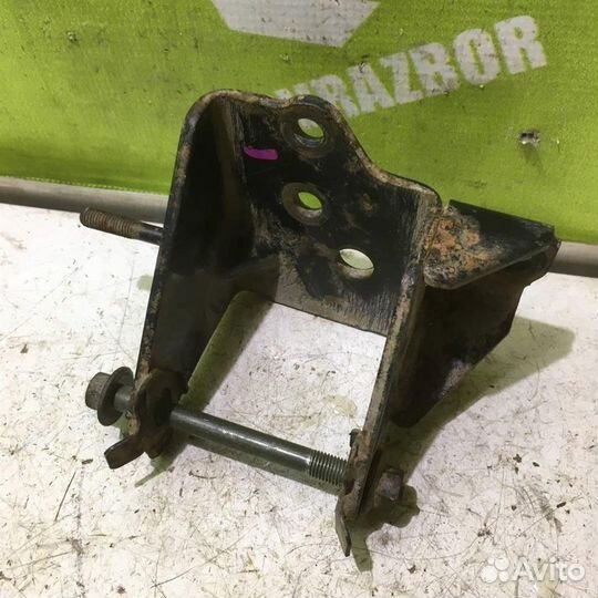 Кронштейн кпп Тойота Королла Е120