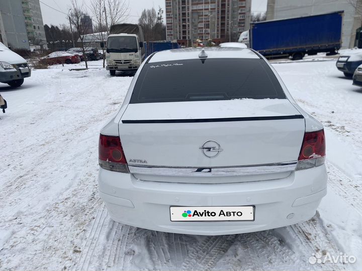 Opel Astra 1.8 МТ, 2011, 182 000 км