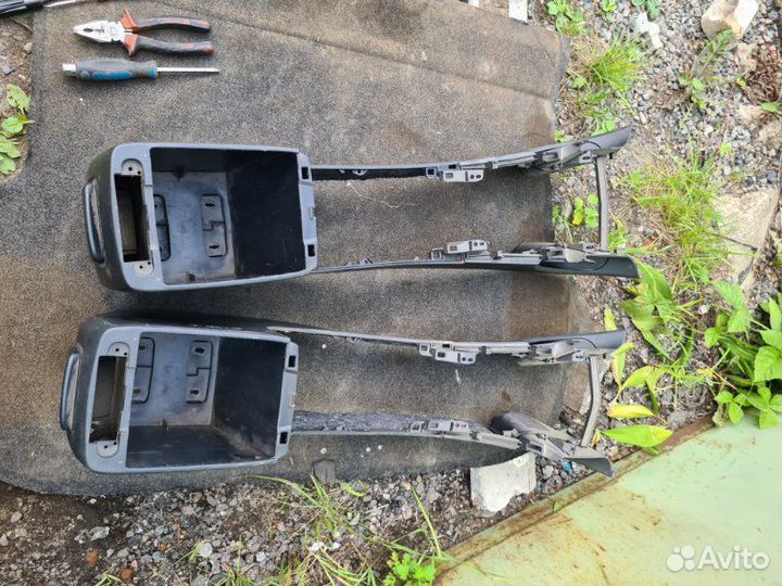 Консоль центральная Toyota Corolla E150 1.6 1ZR-FE