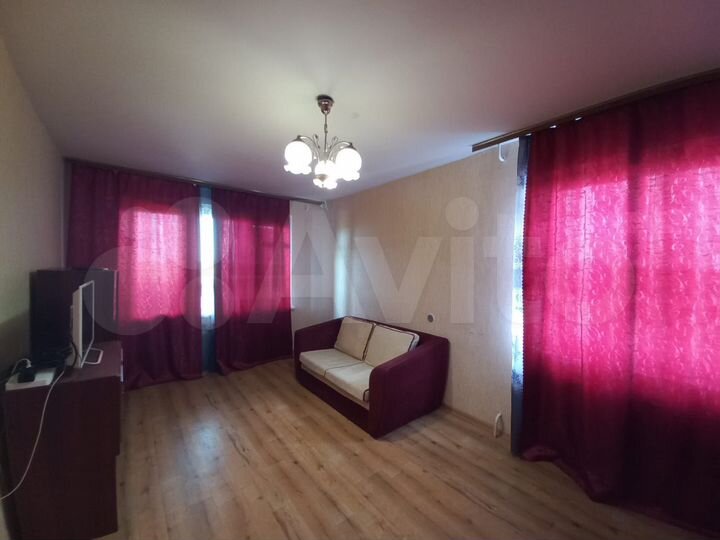 2-к. квартира, 43 м², 8/9 эт.