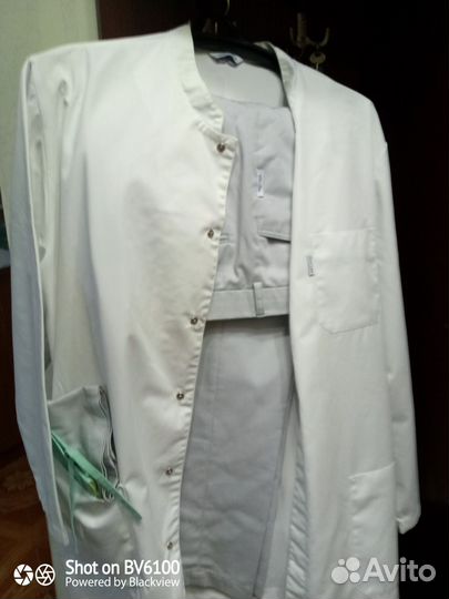 Медицинскиая форма халат брюки 54 и два колпака