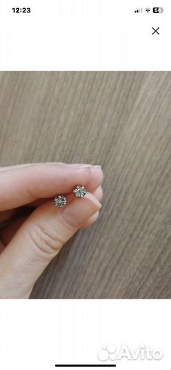 Серьги и кольцо с брильянтом