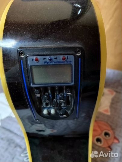 Акустическая гитара