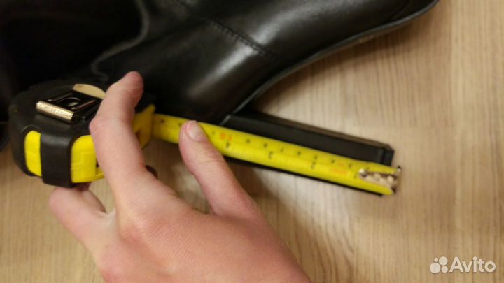 Женские демисезонные кожаные чёрные сапоги Basconi