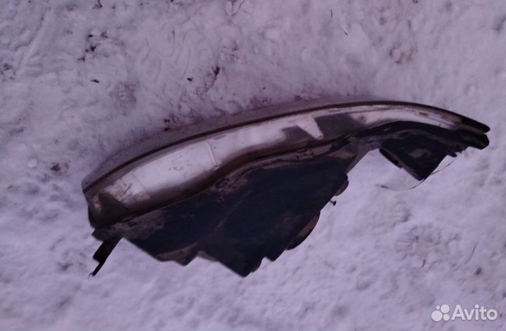 Левая фара mitsubishi galant