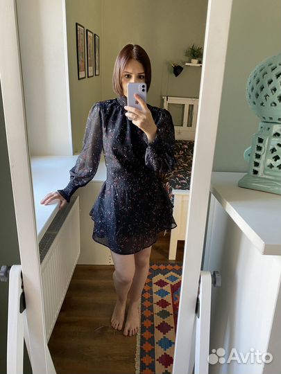 Шифоновое платье с длинным рукавом