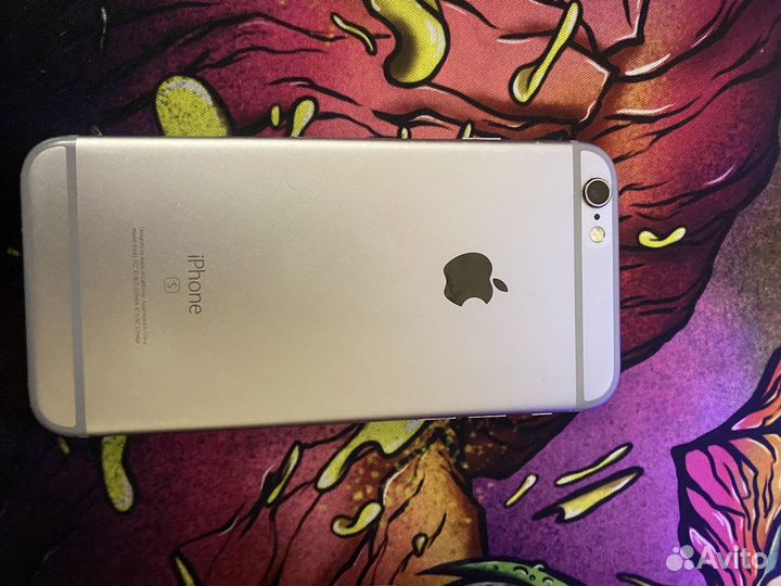 Телефон iPhone 6s