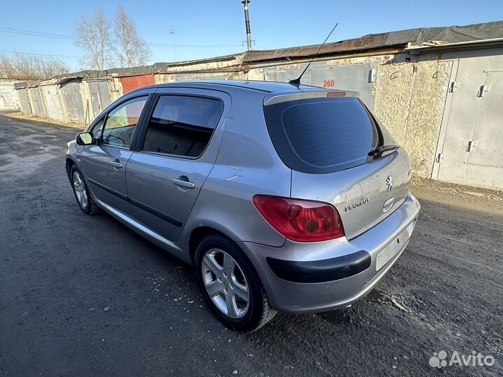 В разбор Peugeot 307