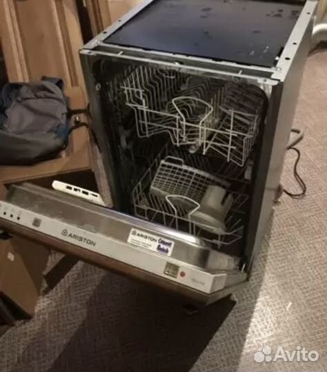 Встраиваемая посудомоечная машина Hotpoint-Ariston