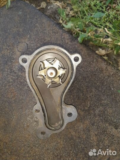 Продам помпу Daewoo gentra