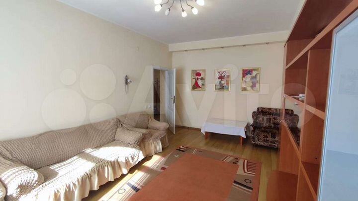 2-к. квартира, 70 м², 2/10 эт.