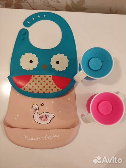 Поильник Munchkin, нагрудник силиконовый