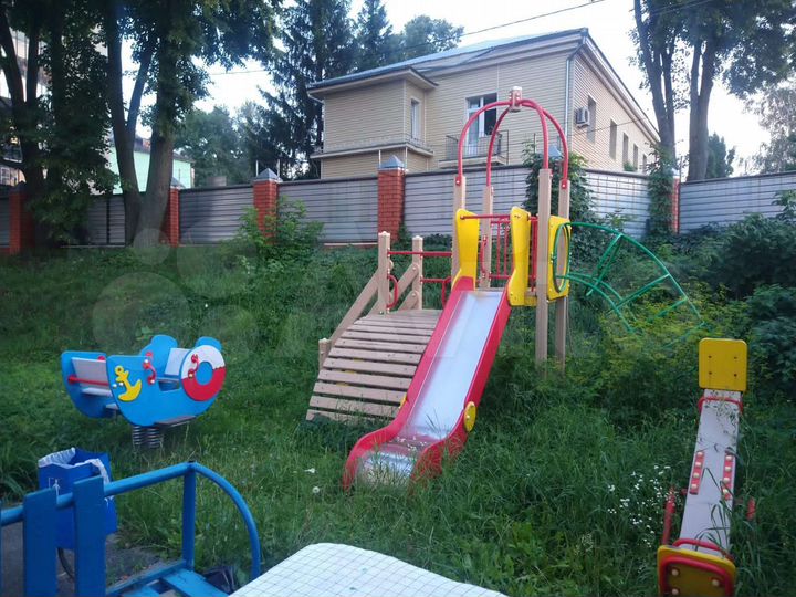 2-к. квартира, 50 м², 1/3 эт.