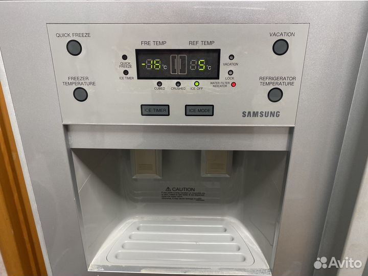 Холодильник Samsung Side by side